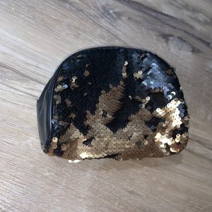 makeup bag/ pencil pouch!